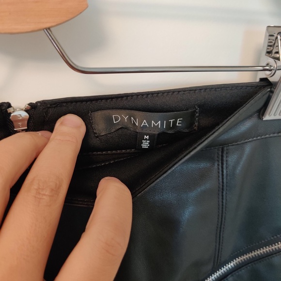 Dynamite faux leather mini skirt, size M - Picture 2 of 4